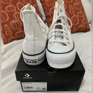 White platforms Converse ‼️
